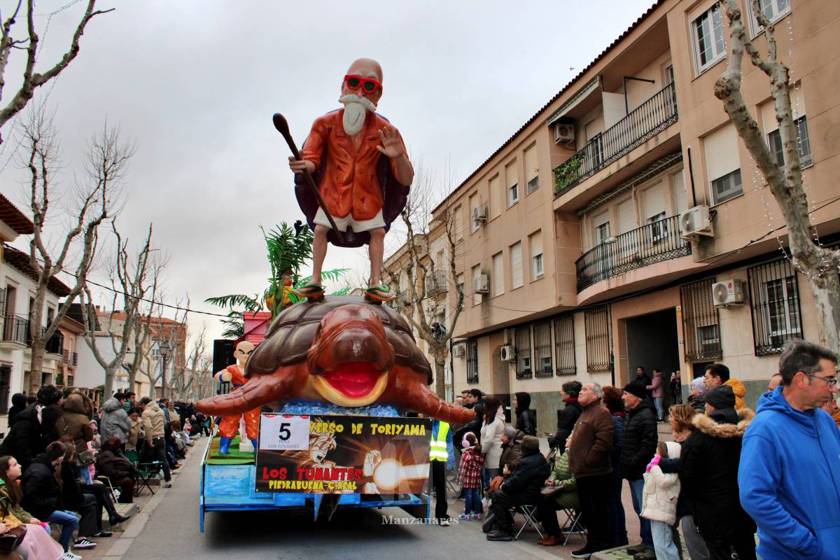 Los Perchas y La Unión ganan el XXXIV Concurso Regional de Comparsas y Carrozas de Manzanares