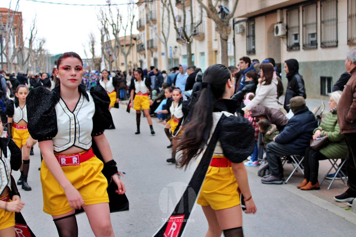 Los Perchas y La Unión ganan el XXXIV Concurso Regional de Comparsas y Carrozas de Manzanares