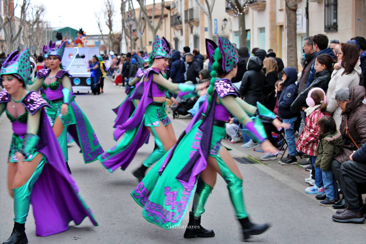 Los Perchas y La Unión ganan el XXXIV Concurso Regional de Comparsas y Carrozas de Manzanares