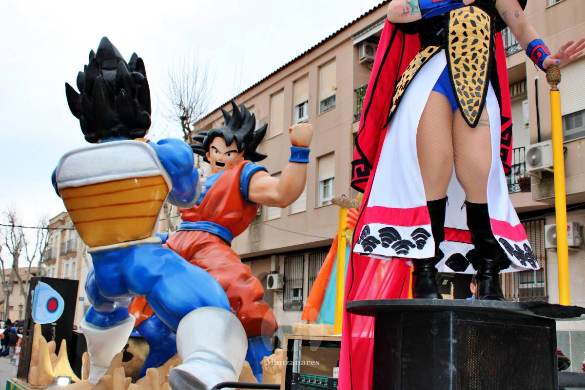 Los Perchas y La Unión ganan el XXXIV Concurso Regional de Comparsas y Carrozas de Manzanares