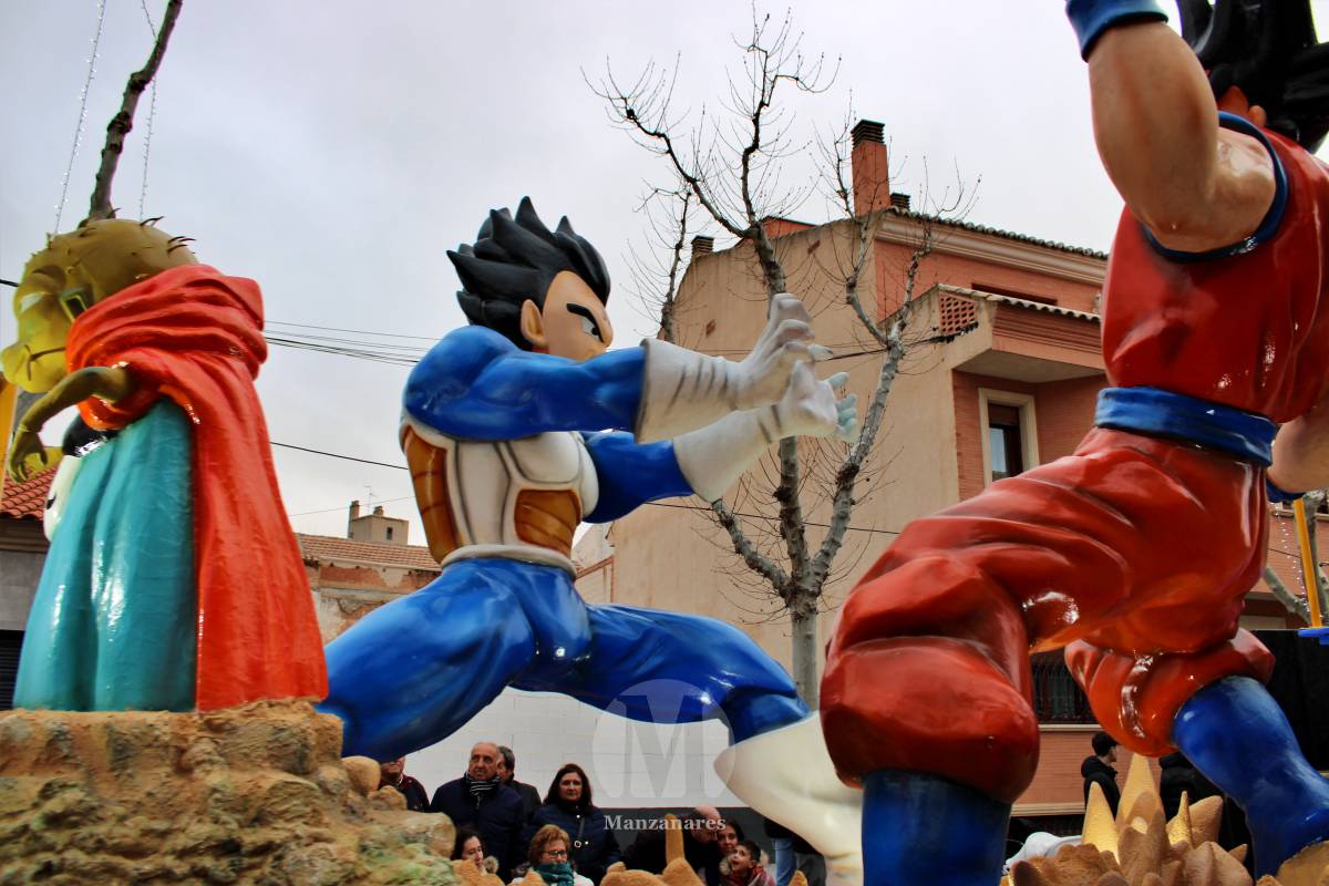 Los Perchas y La Unión ganan el XXXIV Concurso Regional de Comparsas y Carrozas de Manzanares