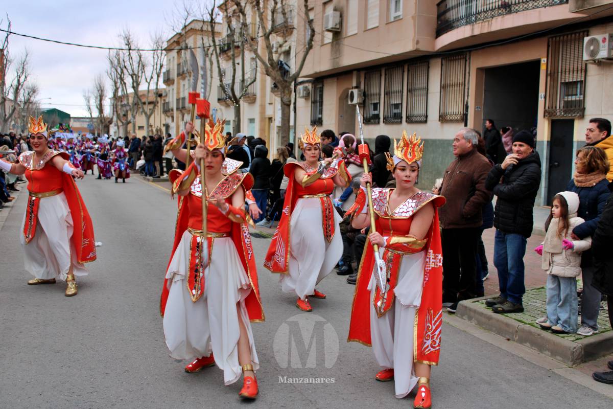 Los Perchas y La Unión ganan el XXXIV Concurso Regional de Comparsas y Carrozas de Manzanares