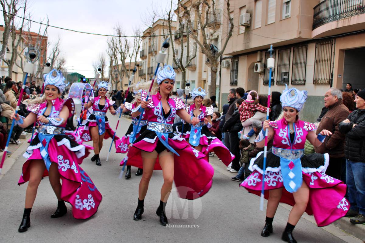 Los Perchas y La Unión ganan el XXXIV Concurso Regional de Comparsas y Carrozas de Manzanares