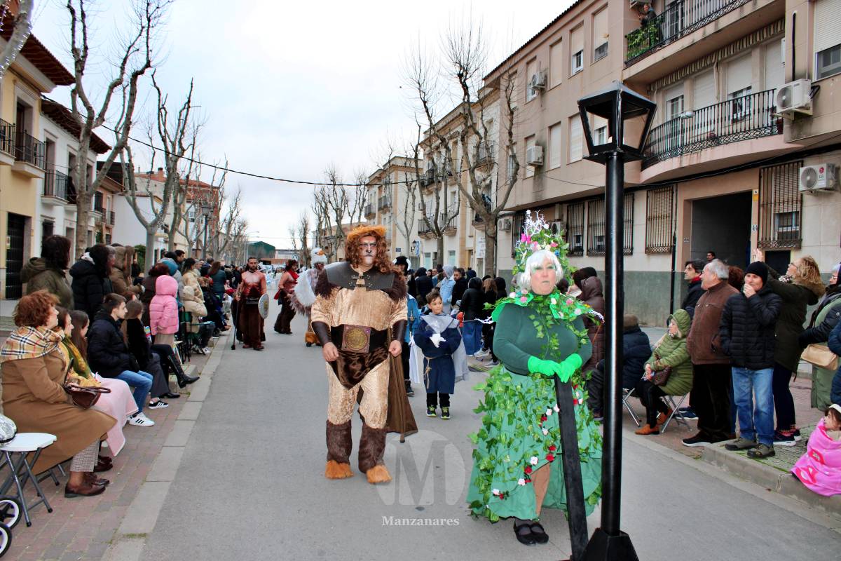 Los Perchas y La Unión ganan el XXXIV Concurso Regional de Comparsas y Carrozas de Manzanares