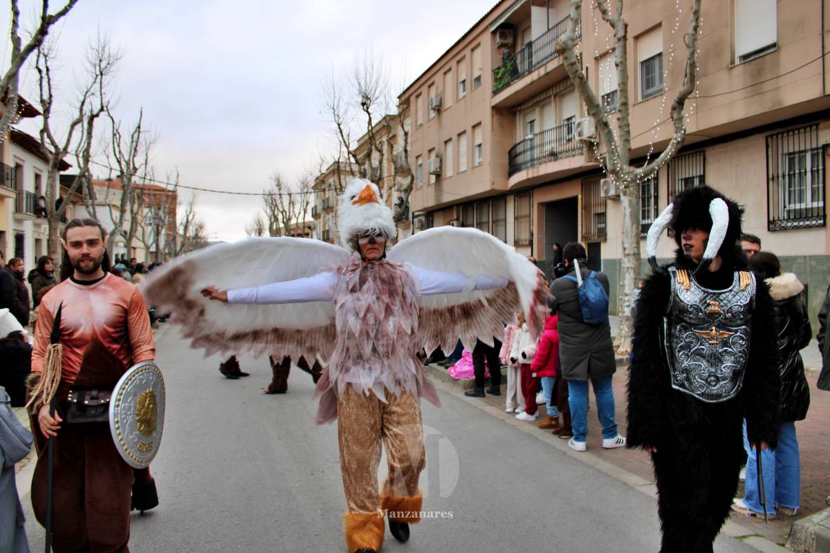 Los Perchas y La Unión ganan el XXXIV Concurso Regional de Comparsas y Carrozas de Manzanares