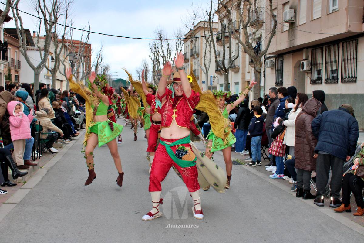 Los Perchas y La Unión ganan el XXXIV Concurso Regional de Comparsas y Carrozas de Manzanares