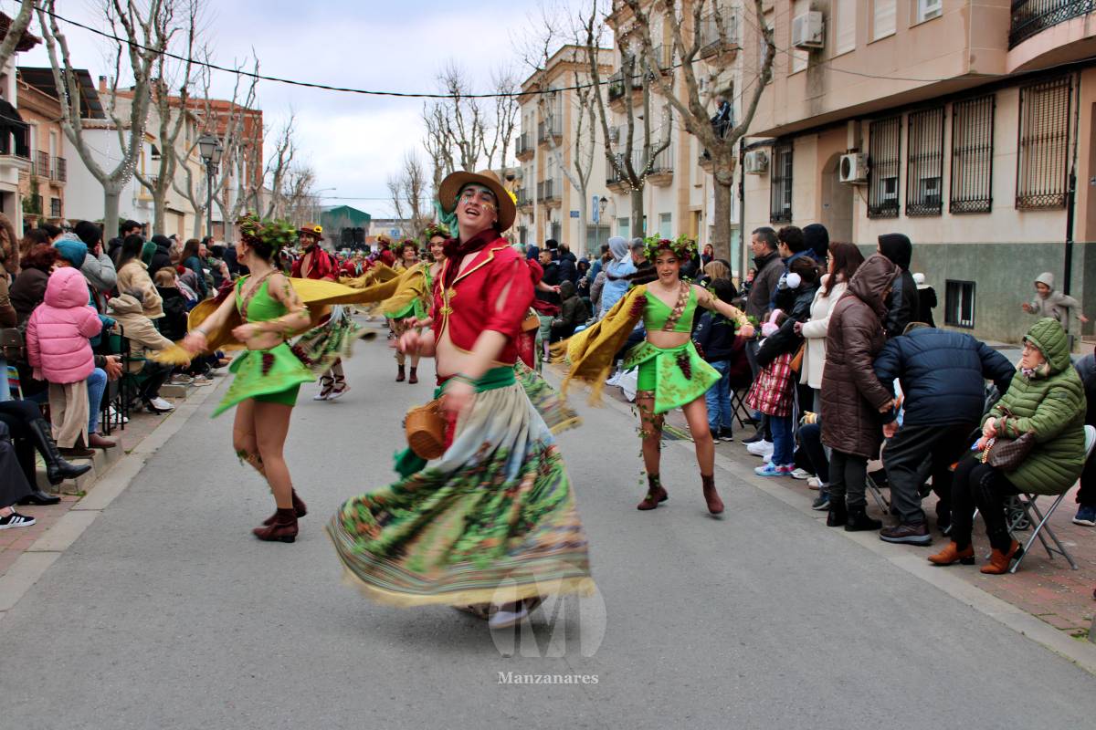 Los Perchas y La Unión ganan el XXXIV Concurso Regional de Comparsas y Carrozas de Manzanares