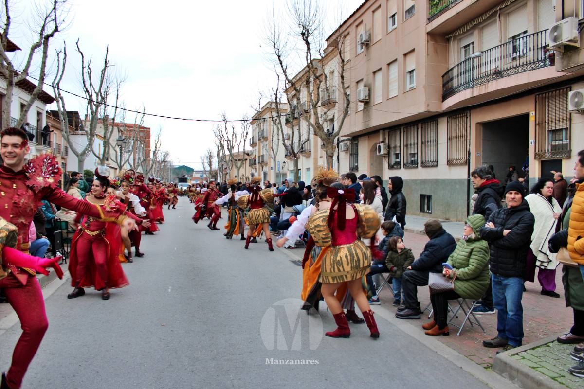 Los Perchas y La Unión ganan el XXXIV Concurso Regional de Comparsas y Carrozas de Manzanares