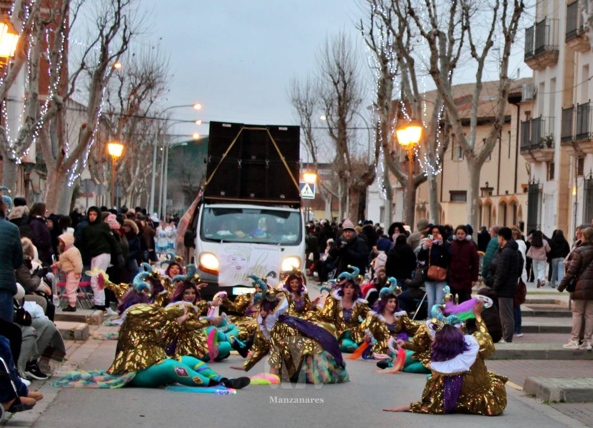 Los Perchas y La Unión ganan el XXXIV Concurso Regional de Comparsas y Carrozas de Manzanares