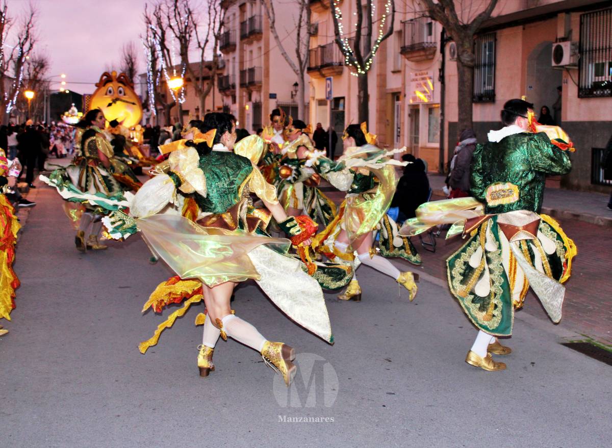 Los Perchas y La Unión ganan el XXXIV Concurso Regional de Comparsas y Carrozas de Manzanares