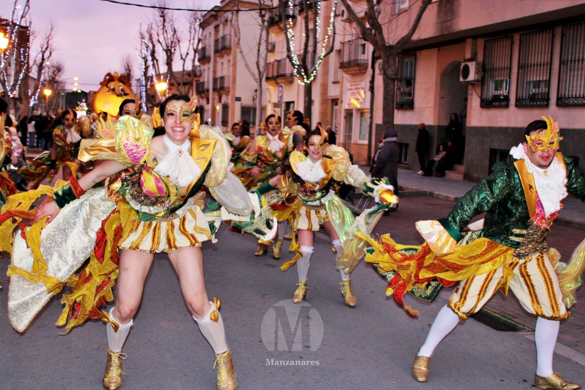 Los Perchas y La Unión ganan el XXXIV Concurso Regional de Comparsas y Carrozas de Manzanares