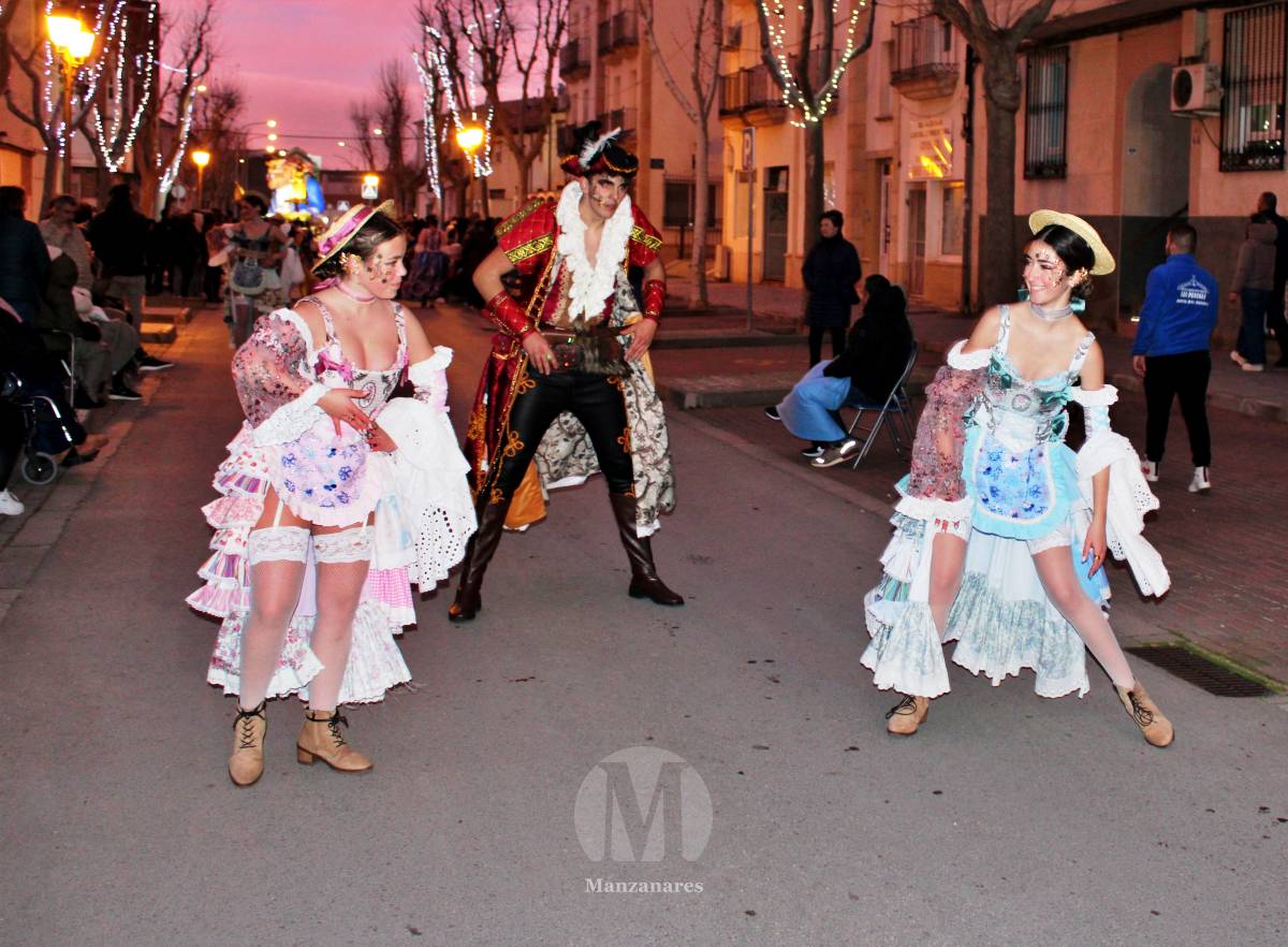 Los Perchas y La Unión ganan el XXXIV Concurso Regional de Comparsas y Carrozas de Manzanares