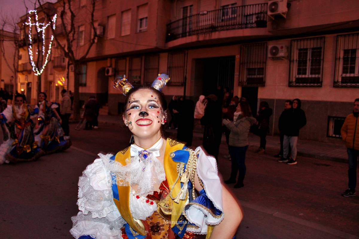 Los Perchas y La Unión ganan el XXXIV Concurso Regional de Comparsas y Carrozas de Manzanares
