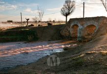 El río Azuer vuelve a llevar agua a su paso por Membrilla y Manzanares tras las intensas lluvias de febrero