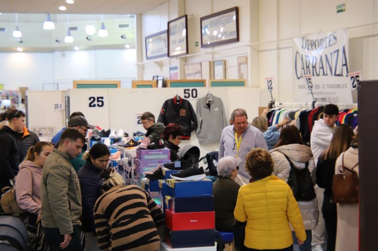 La Feria del Stock reúne a 23 comercios en Manzanares: descuentos durante el fin de semana
