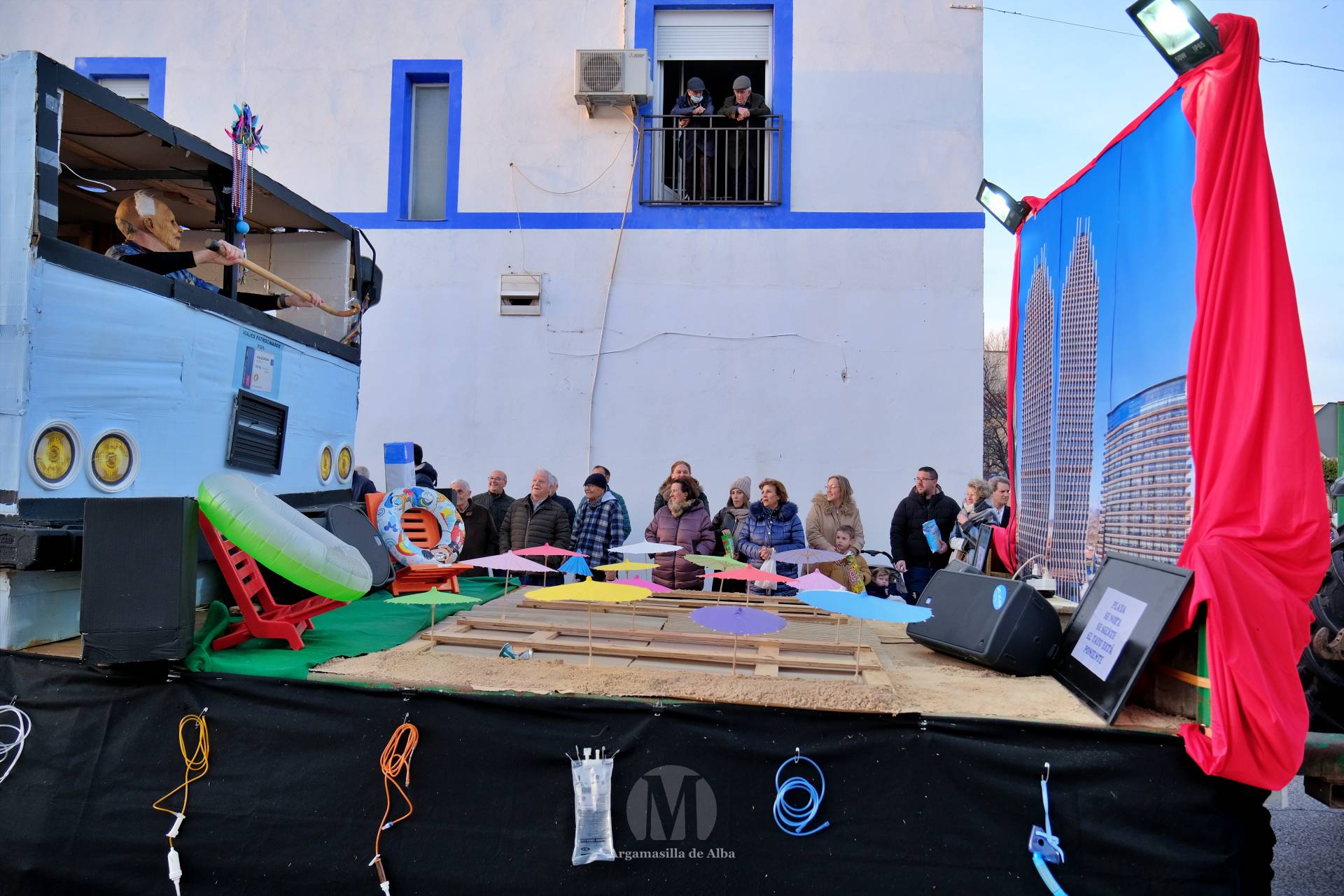 El Gran Desfile de Comparsas recorre Argamasilla de Alba con diez agrupaciones