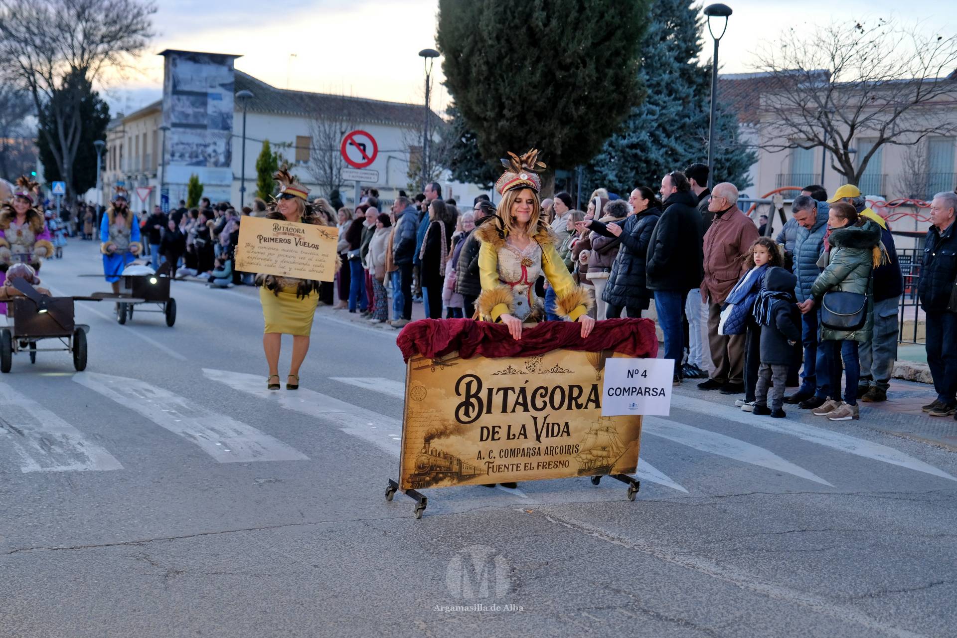 El Gran Desfile de Comparsas recorre Argamasilla de Alba con diez agrupaciones