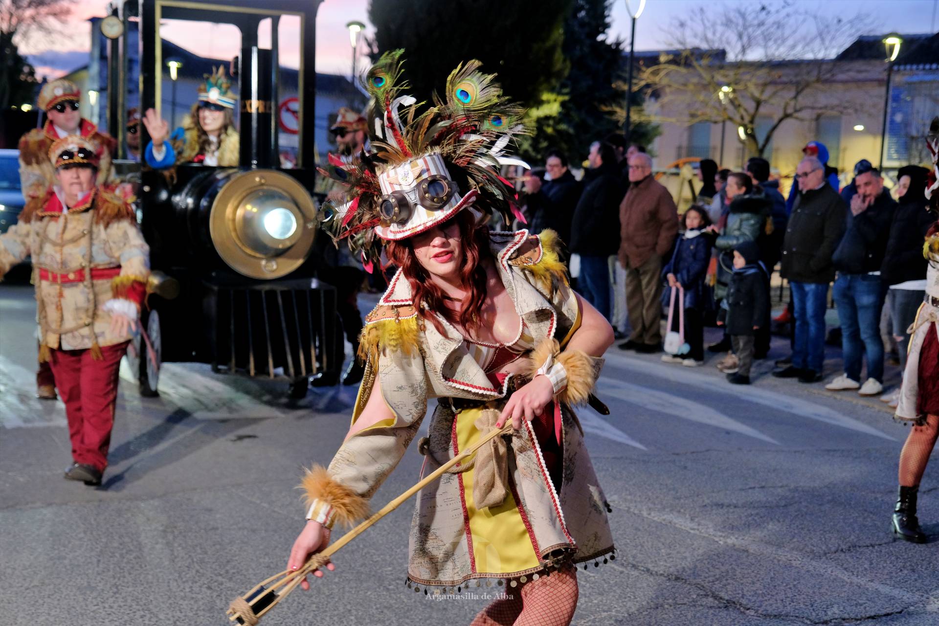 El Gran Desfile de Comparsas recorre Argamasilla de Alba con diez agrupaciones