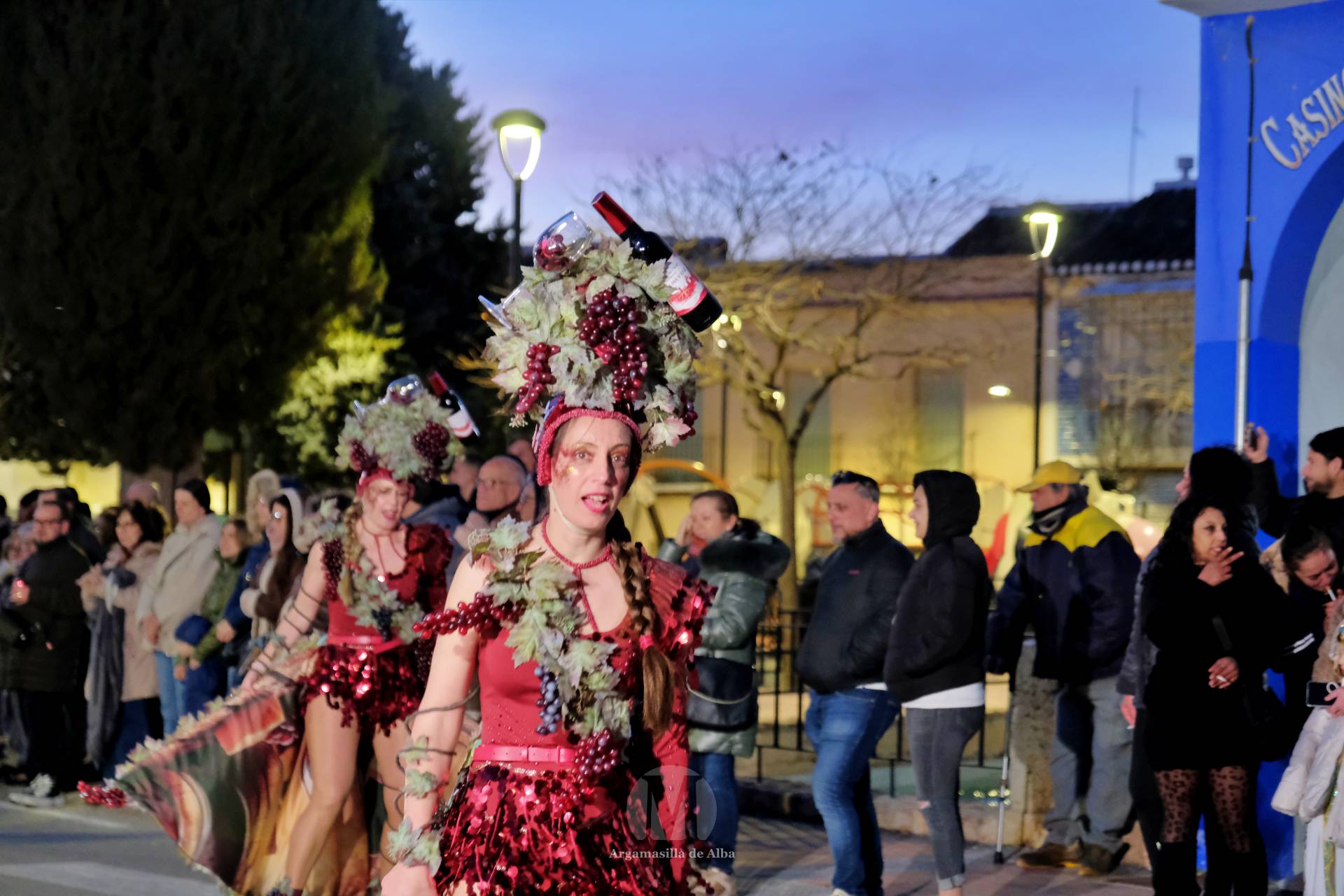 El Gran Desfile de Comparsas recorre Argamasilla de Alba con diez agrupaciones