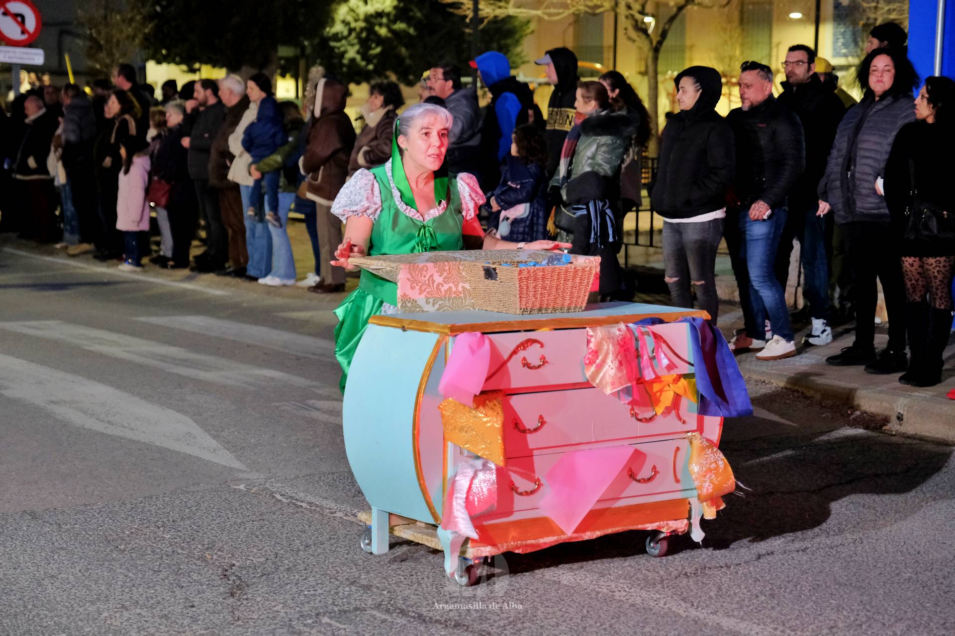 El Gran Desfile de Comparsas recorre Argamasilla de Alba con diez agrupaciones