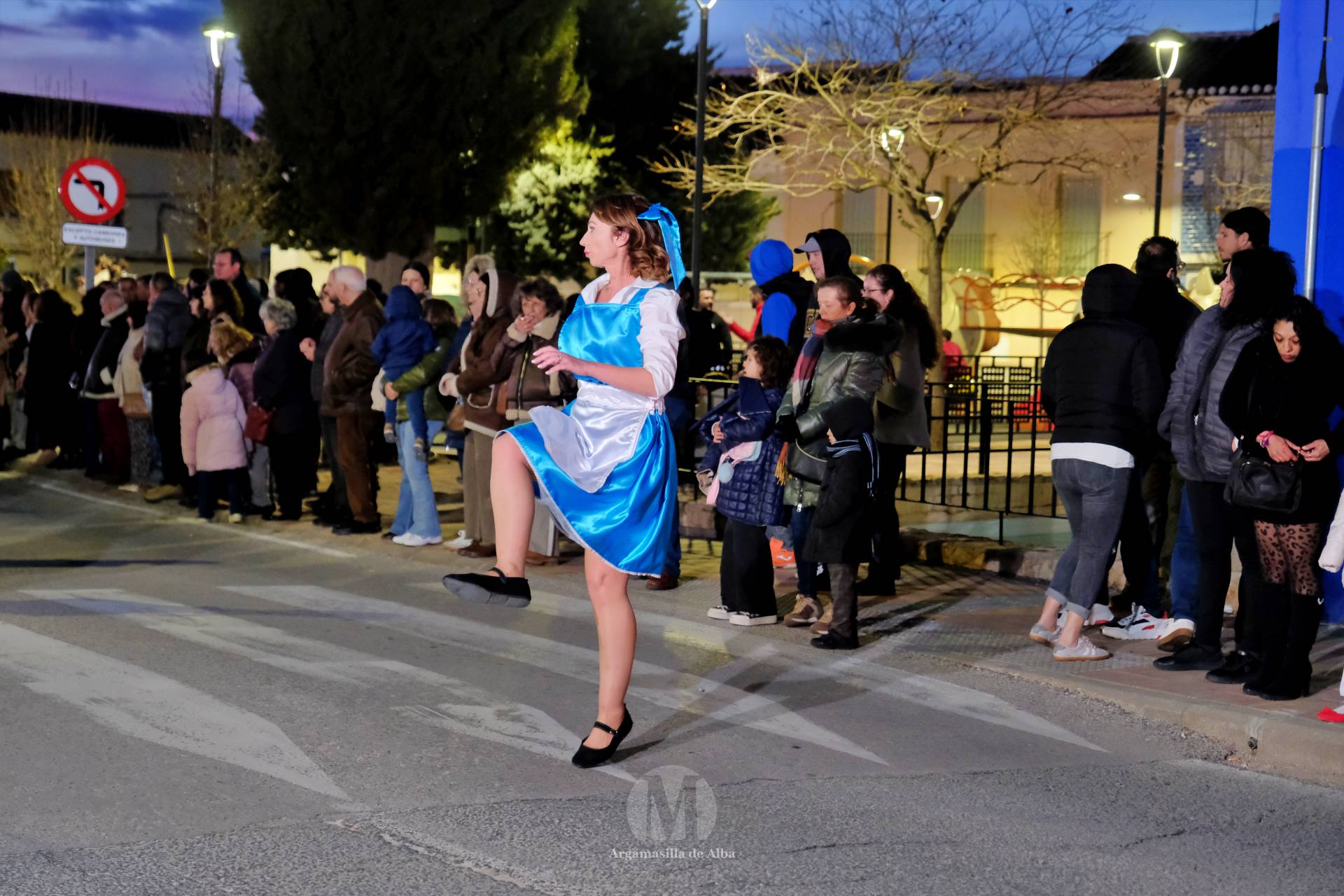 El Gran Desfile de Comparsas recorre Argamasilla de Alba con diez agrupaciones