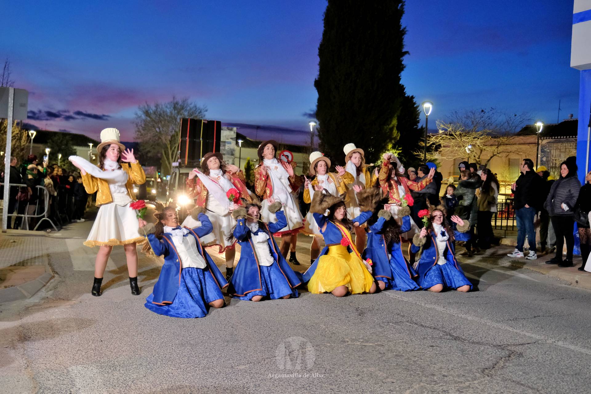 El Gran Desfile de Comparsas recorre Argamasilla de Alba con diez agrupaciones