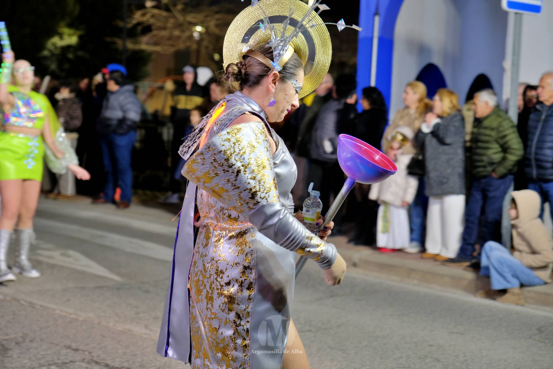 El Gran Desfile de Comparsas recorre Argamasilla de Alba con diez agrupaciones