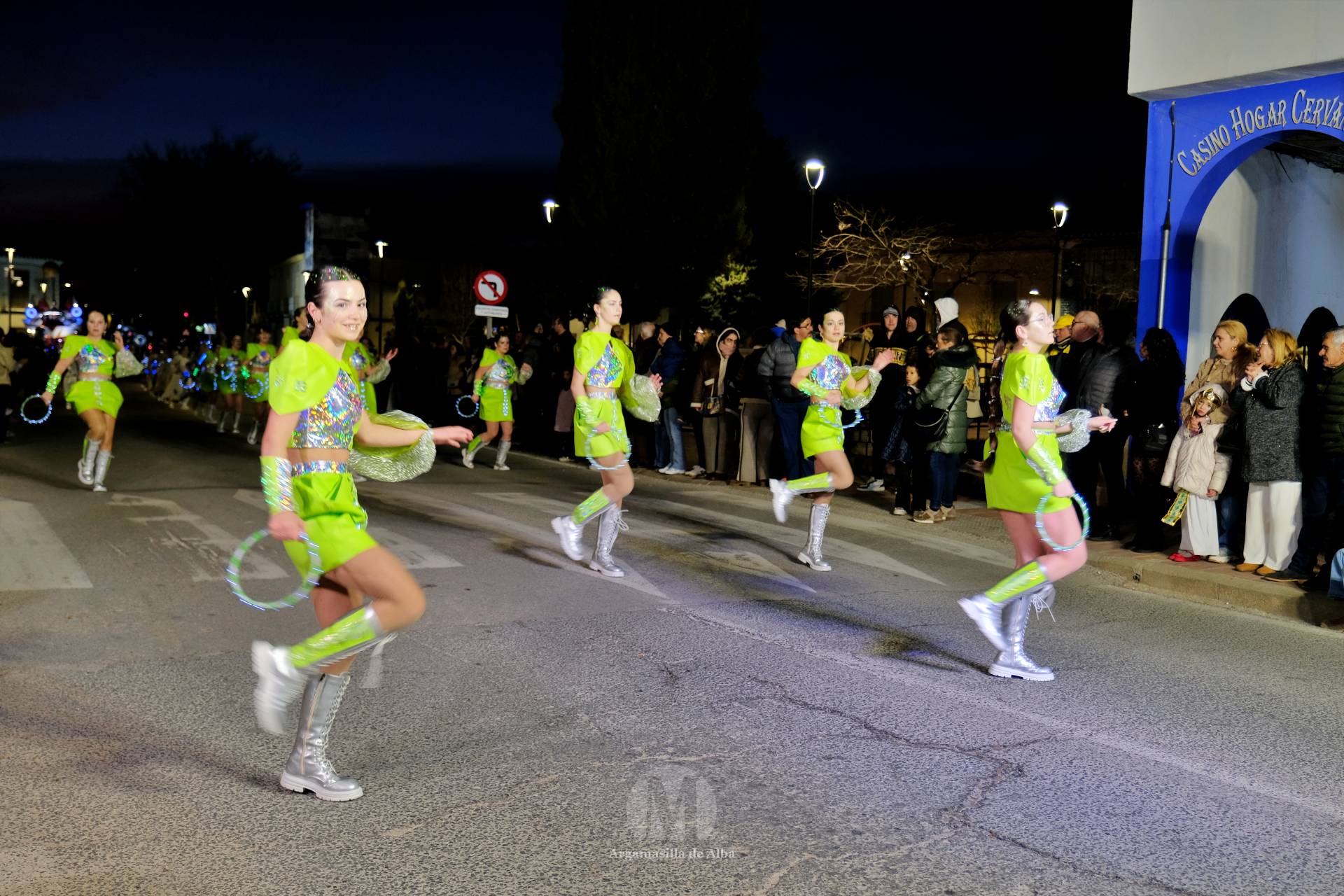 El Gran Desfile de Comparsas recorre Argamasilla de Alba con diez agrupaciones