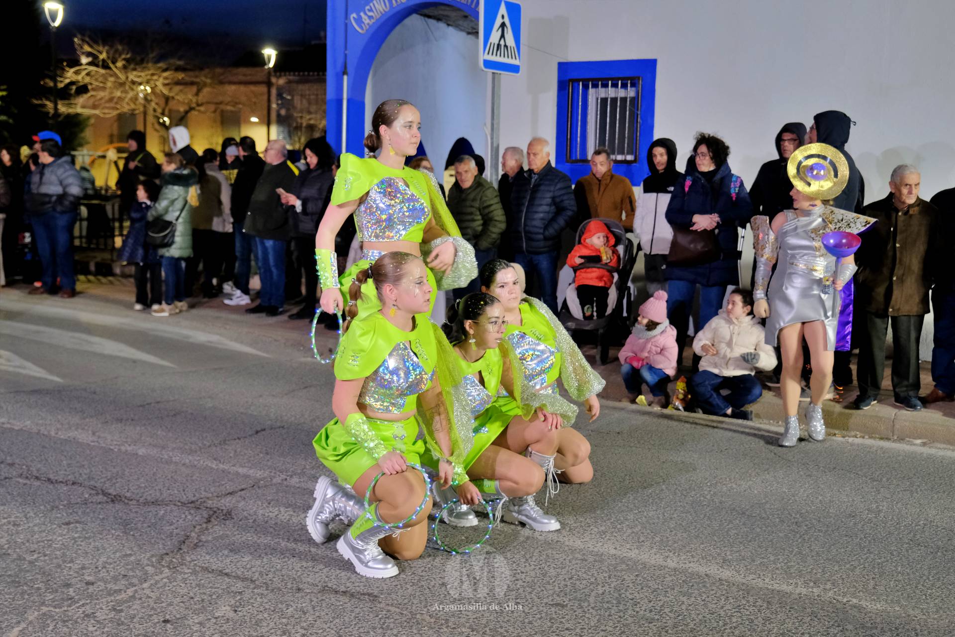 El Gran Desfile de Comparsas recorre Argamasilla de Alba con diez agrupaciones