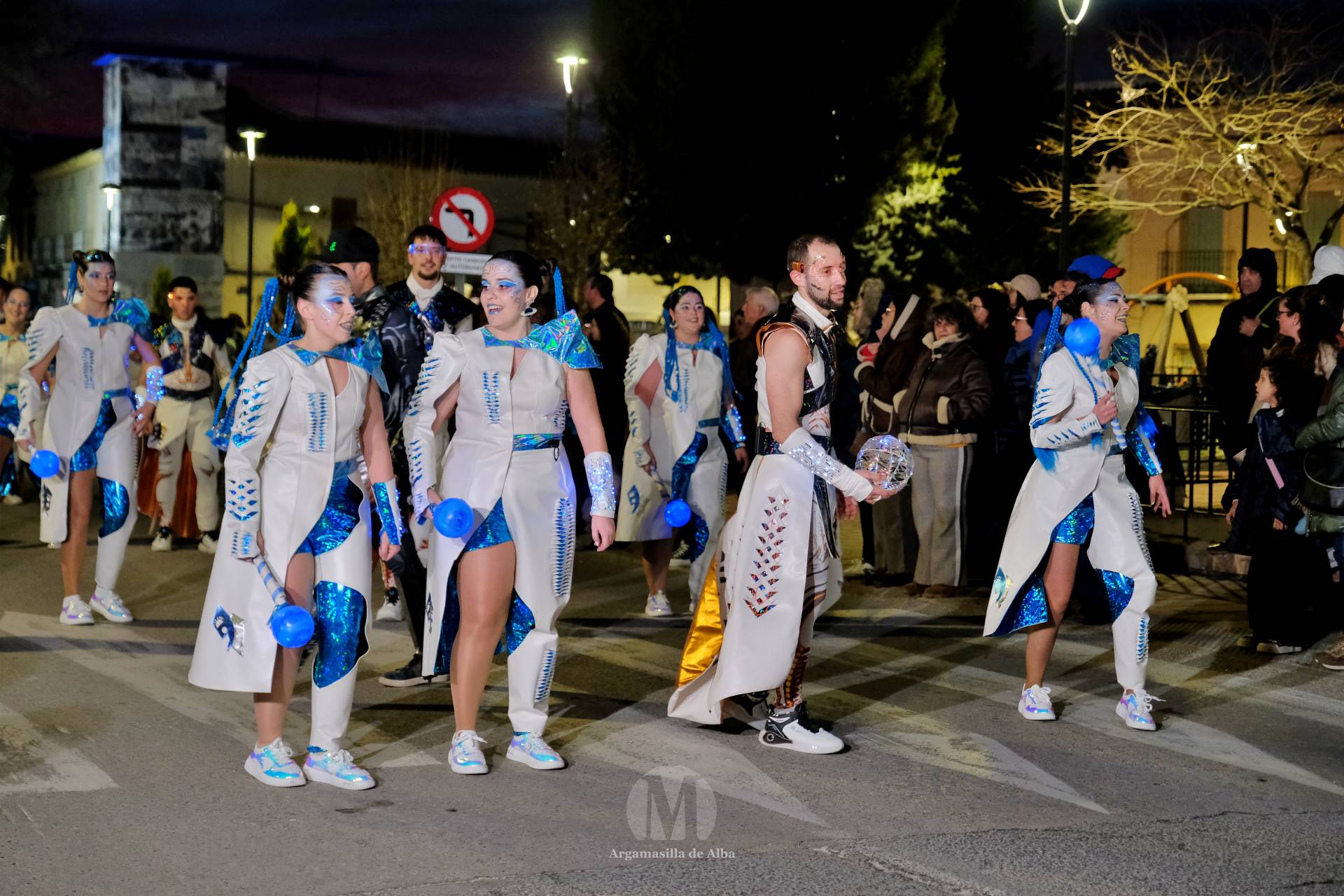 El Gran Desfile de Comparsas recorre Argamasilla de Alba con diez agrupaciones