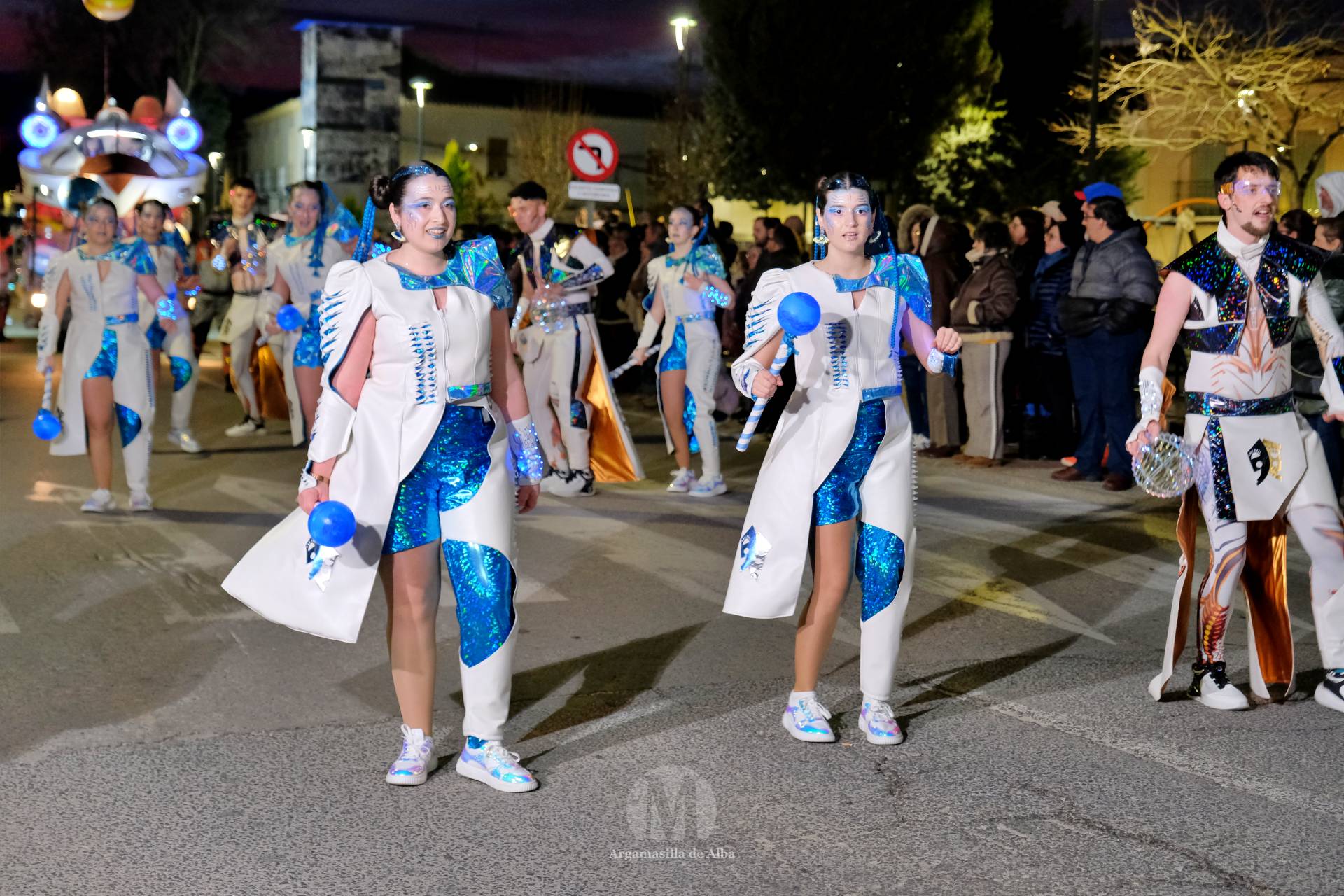 El Gran Desfile de Comparsas recorre Argamasilla de Alba con diez agrupaciones