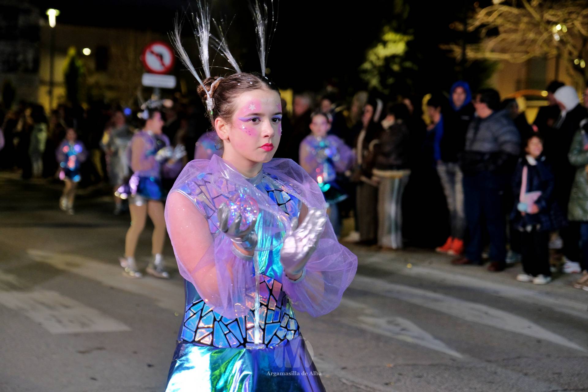 El Gran Desfile de Comparsas recorre Argamasilla de Alba con diez agrupaciones