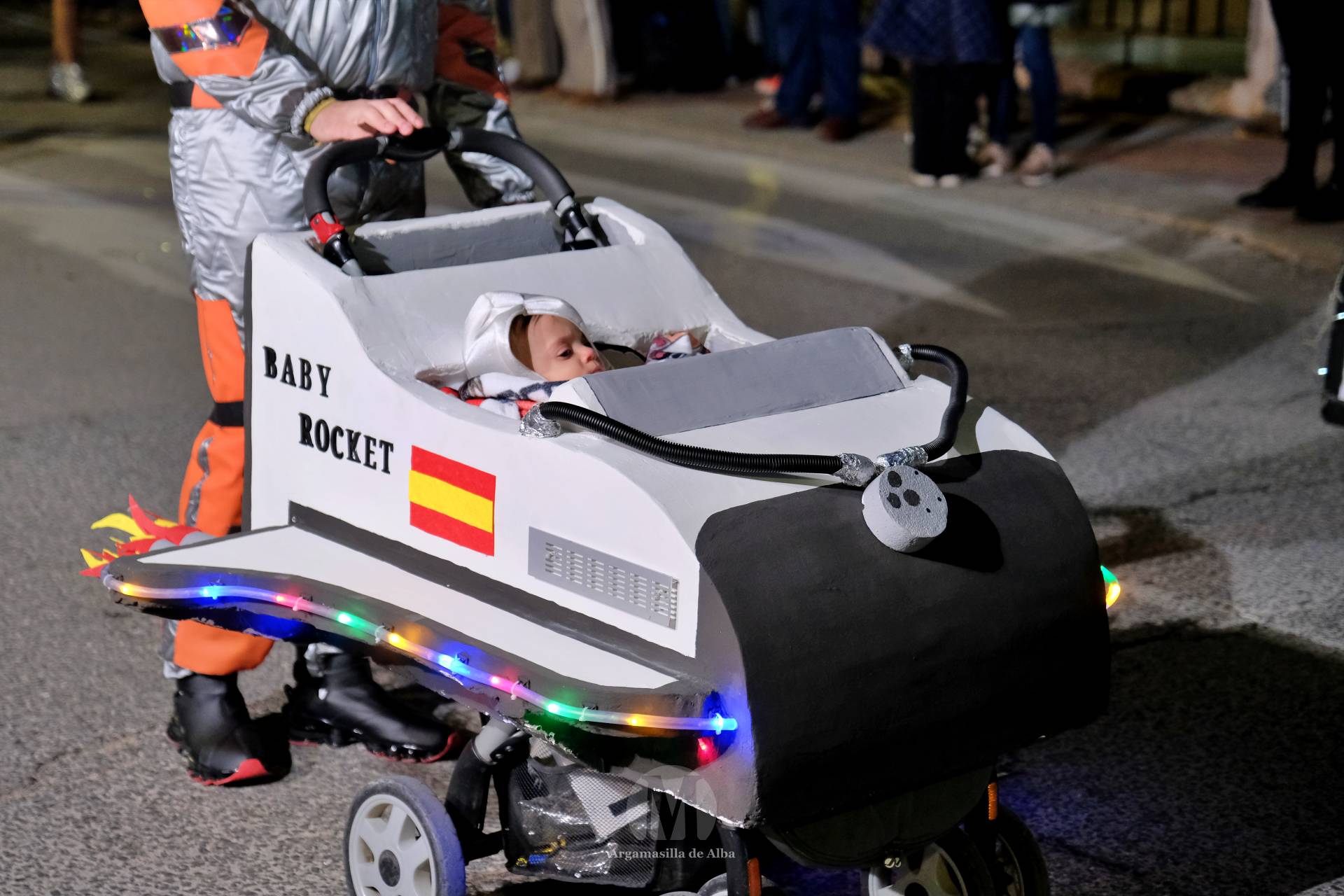 El Gran Desfile de Comparsas recorre Argamasilla de Alba con diez agrupaciones