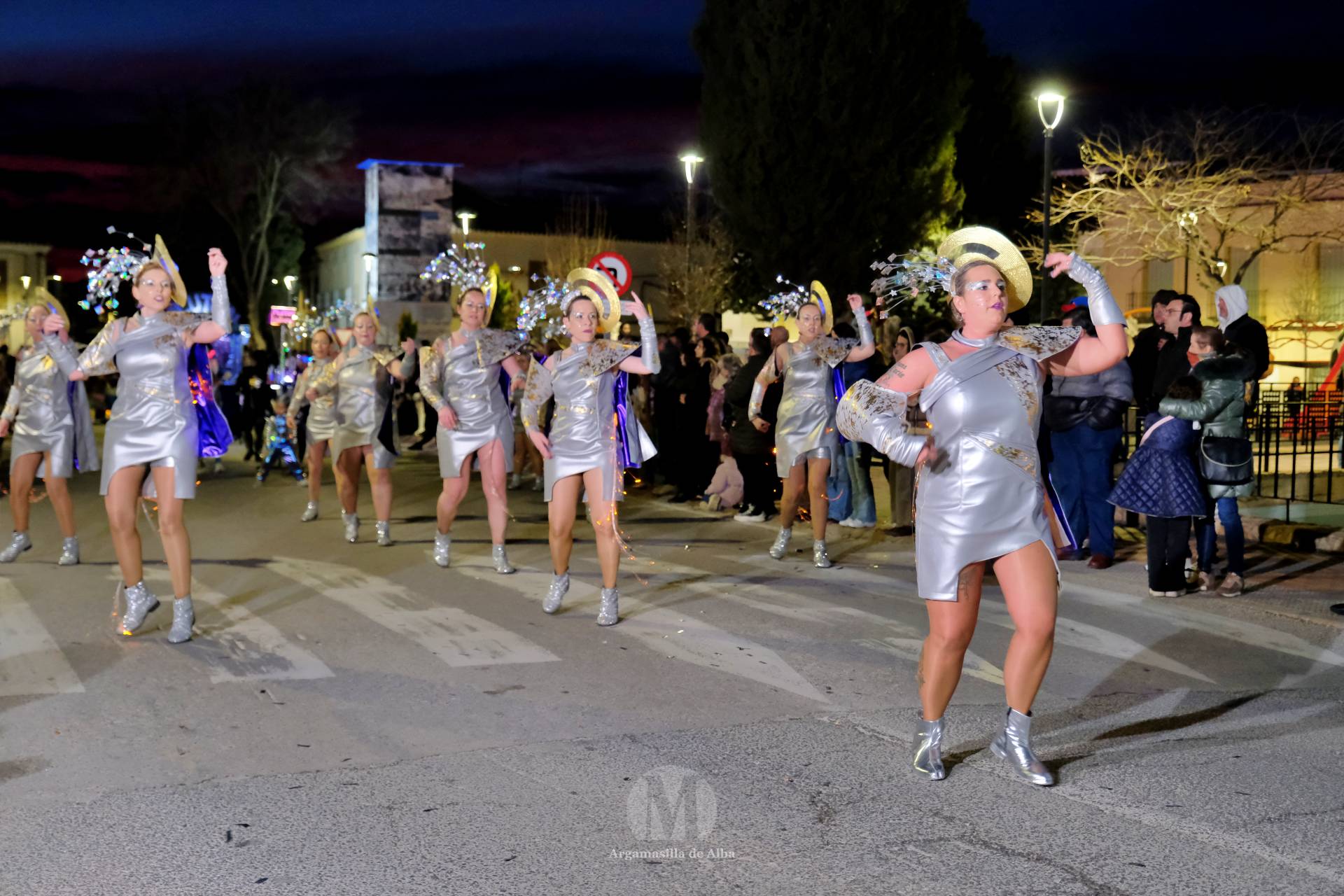 El Gran Desfile de Comparsas recorre Argamasilla de Alba con diez agrupaciones