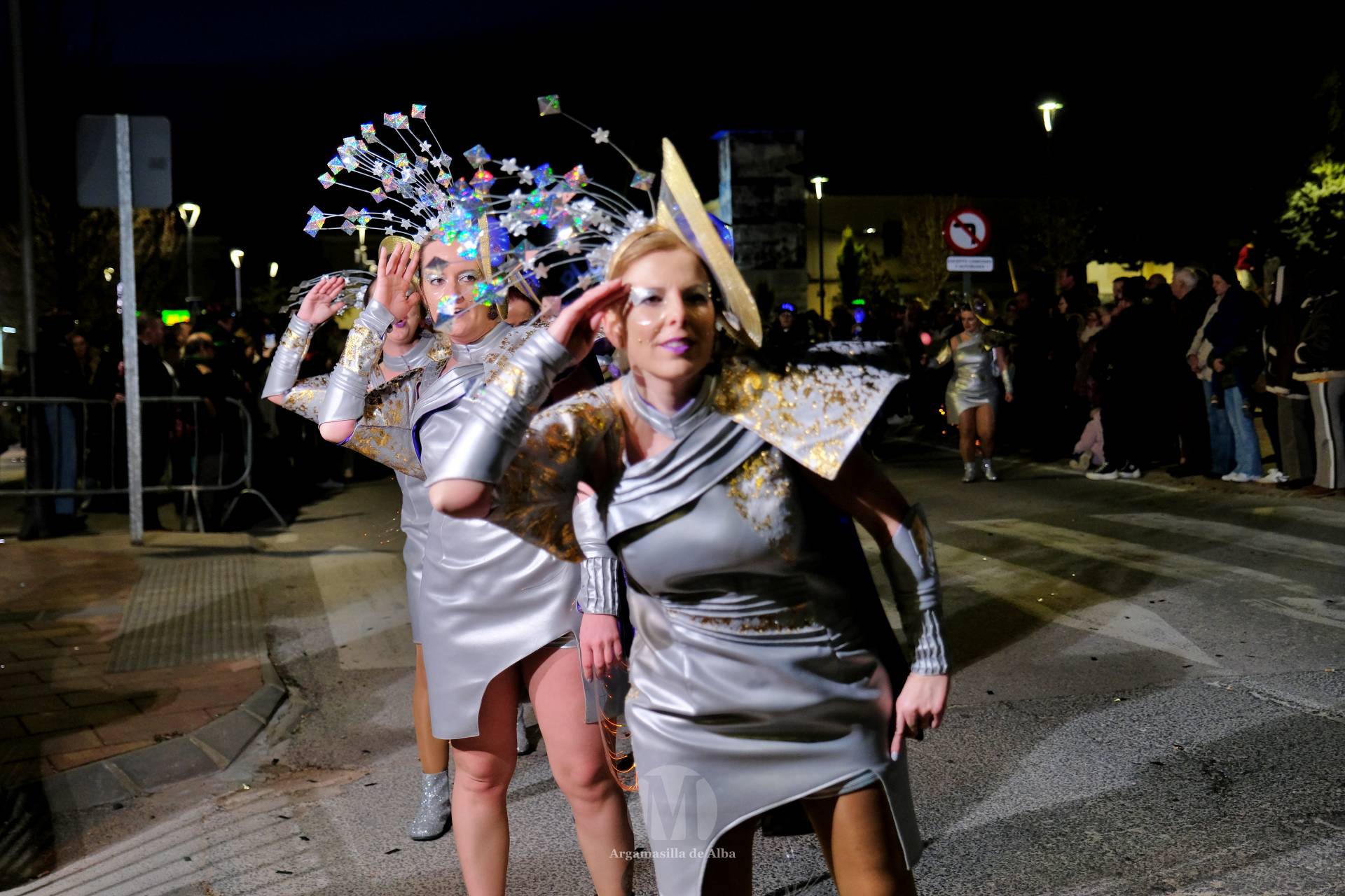 El Gran Desfile de Comparsas recorre Argamasilla de Alba con diez agrupaciones