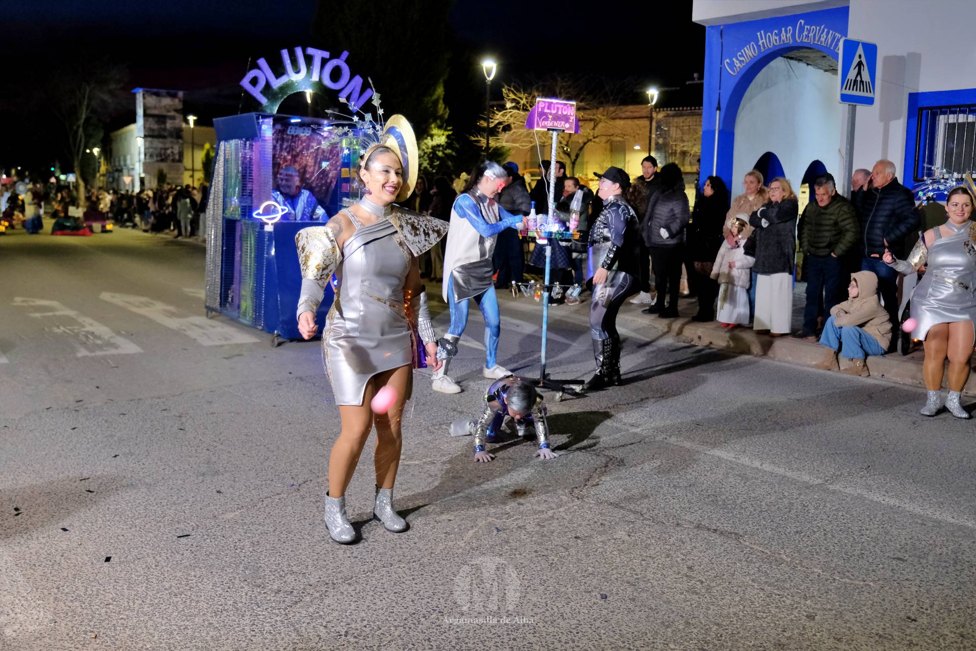 El Gran Desfile de Comparsas recorre Argamasilla de Alba con diez agrupaciones