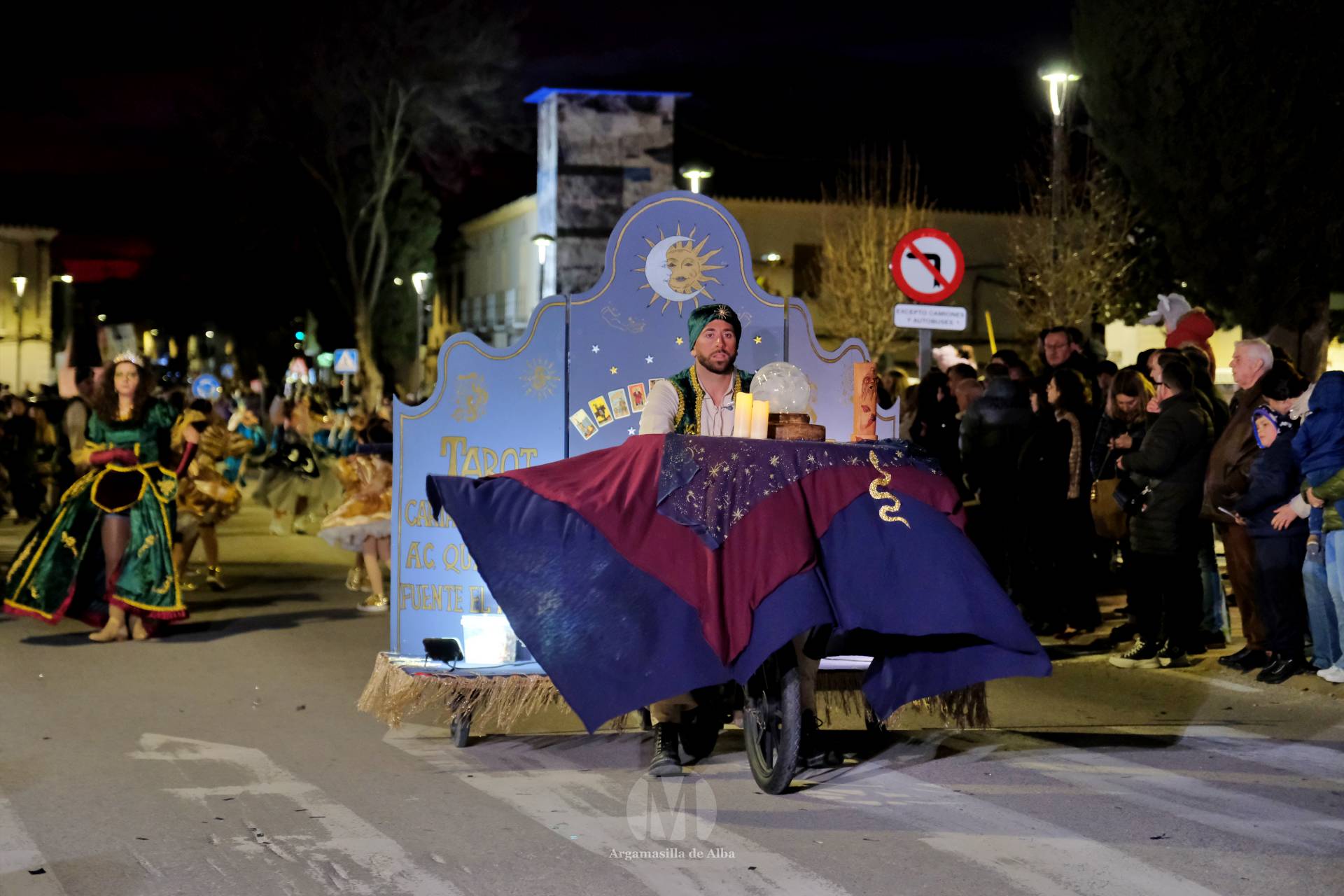 El Gran Desfile de Comparsas recorre Argamasilla de Alba con diez agrupaciones