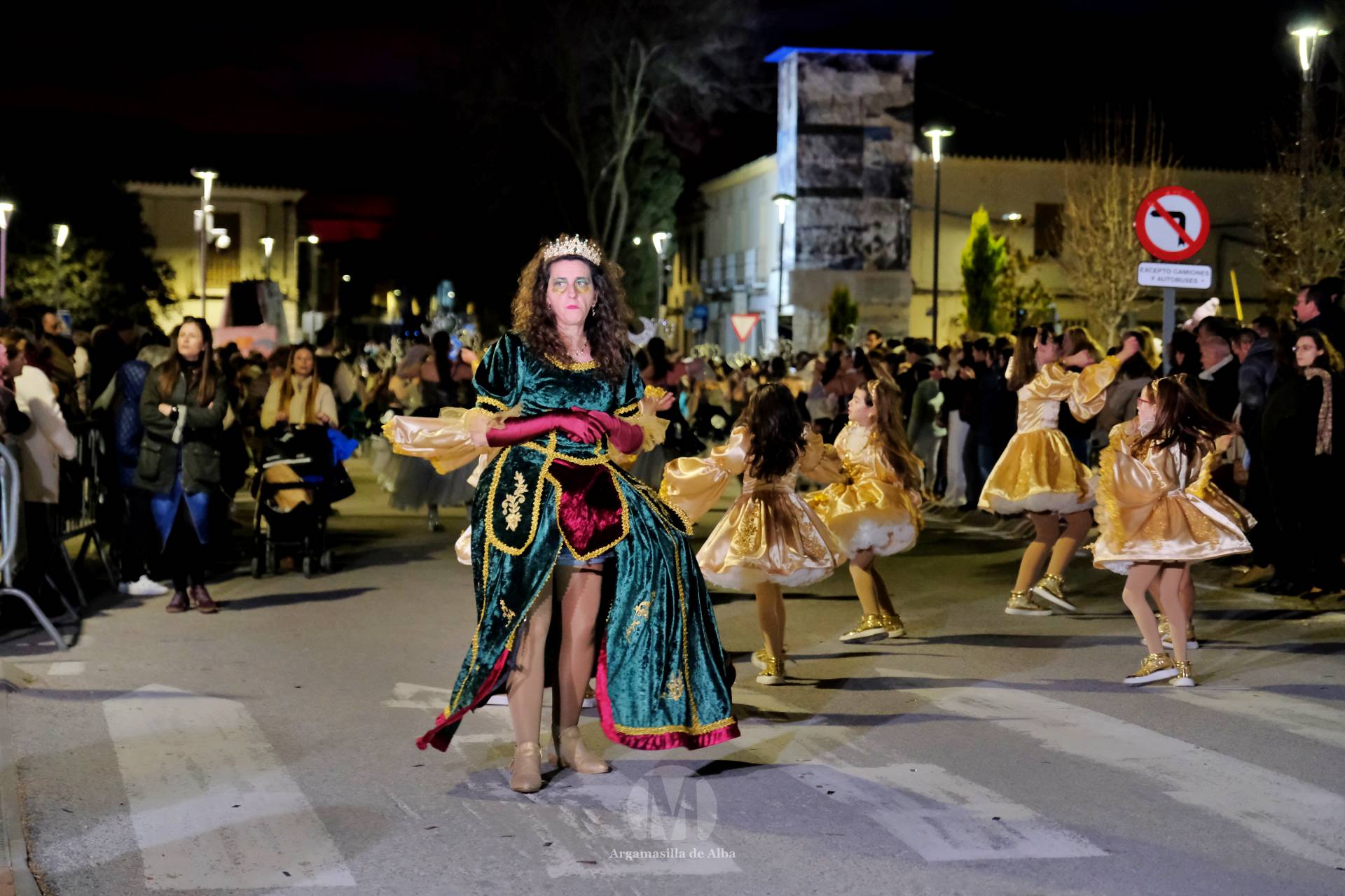 El Gran Desfile de Comparsas recorre Argamasilla de Alba con diez agrupaciones