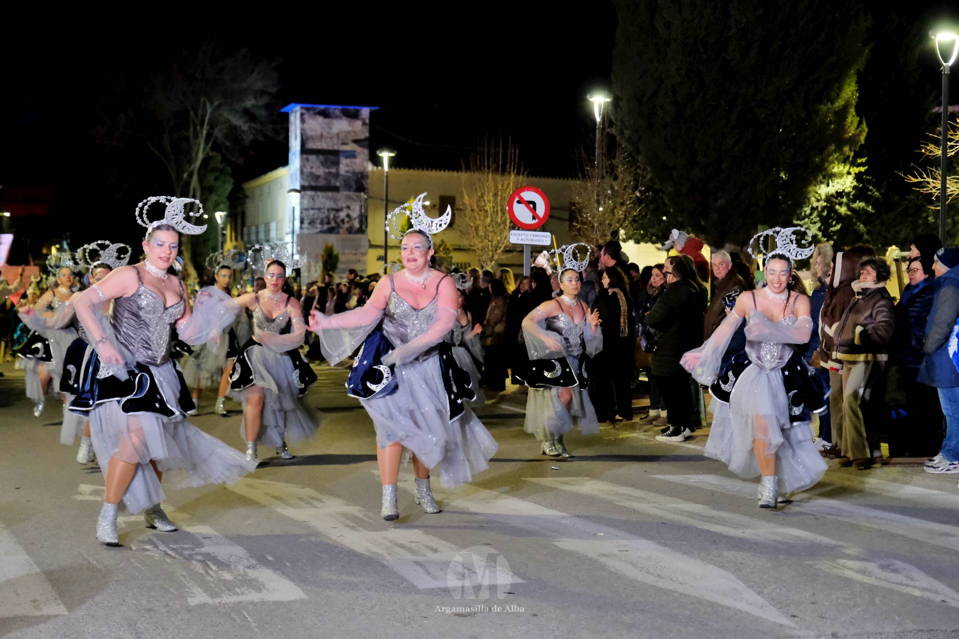 El Gran Desfile de Comparsas recorre Argamasilla de Alba con diez agrupaciones