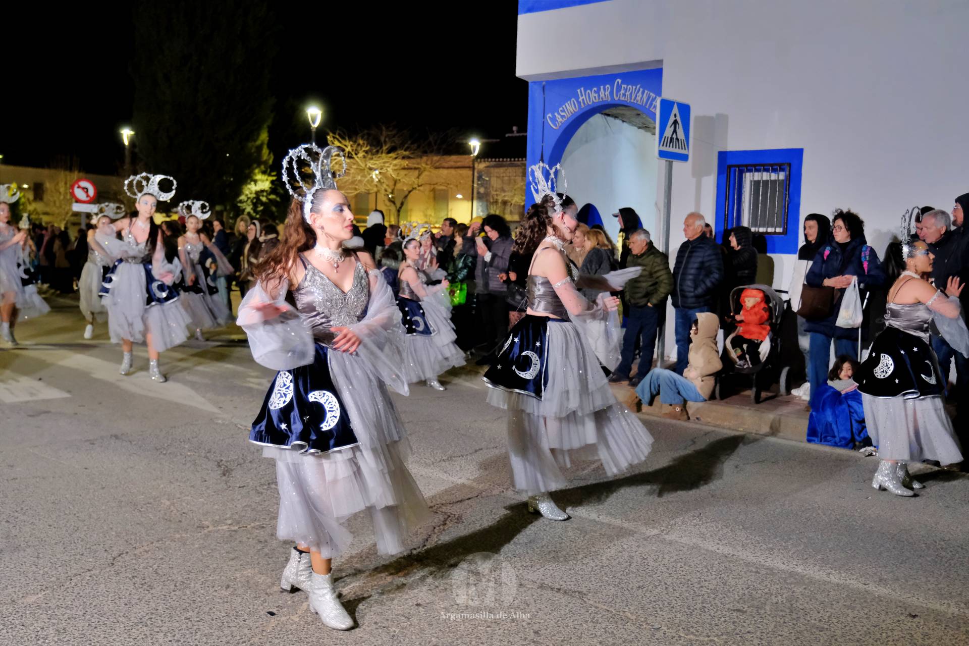 El Gran Desfile de Comparsas recorre Argamasilla de Alba con diez agrupaciones
