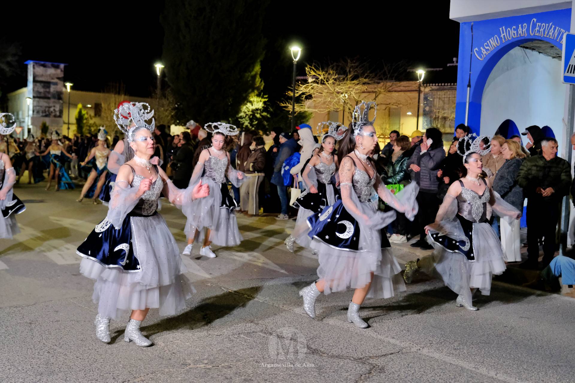 El Gran Desfile de Comparsas recorre Argamasilla de Alba con diez agrupaciones