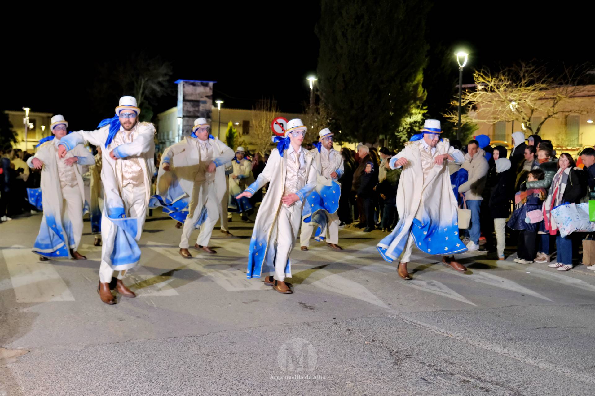El Gran Desfile de Comparsas recorre Argamasilla de Alba con diez agrupaciones