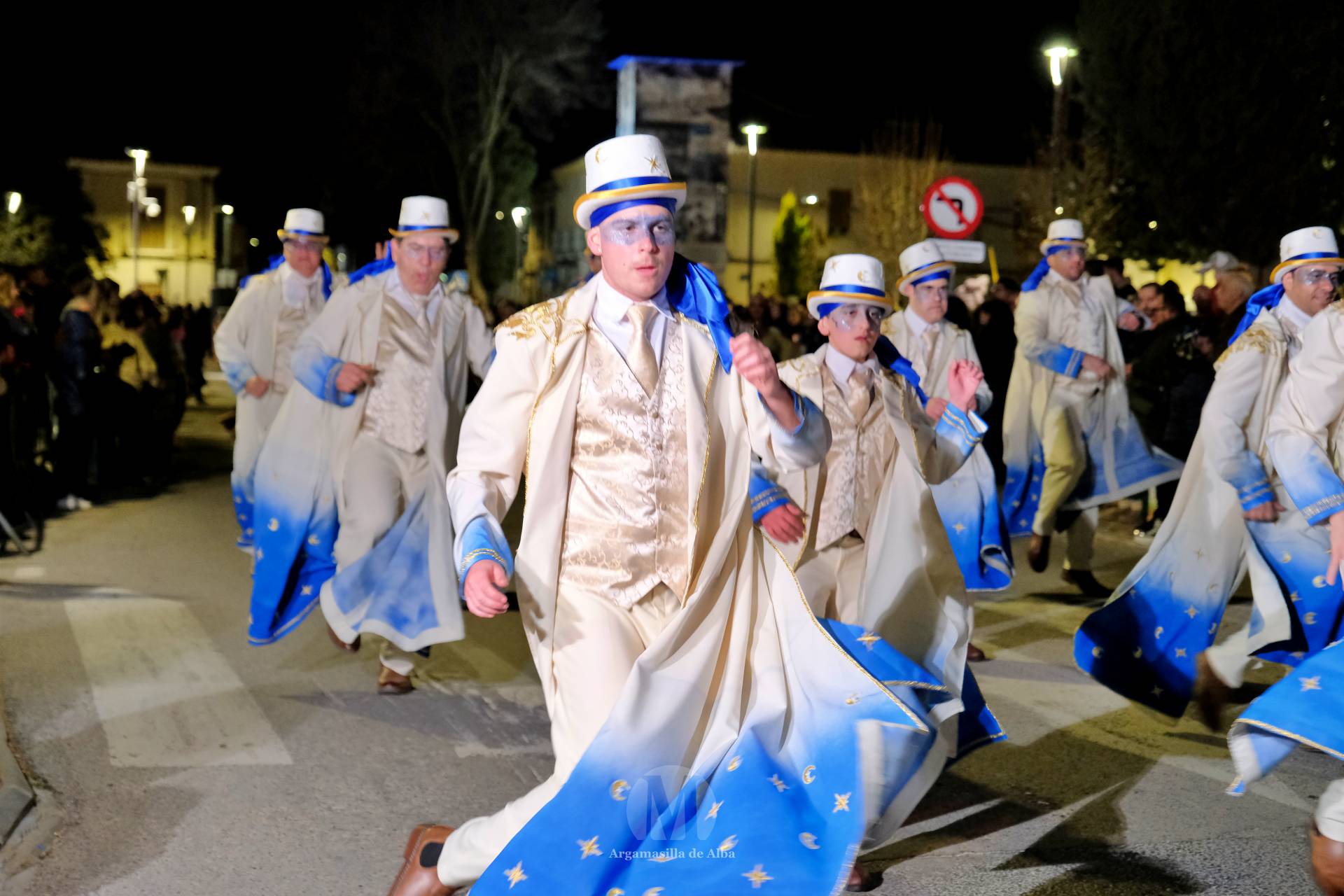 El Gran Desfile de Comparsas recorre Argamasilla de Alba con diez agrupaciones