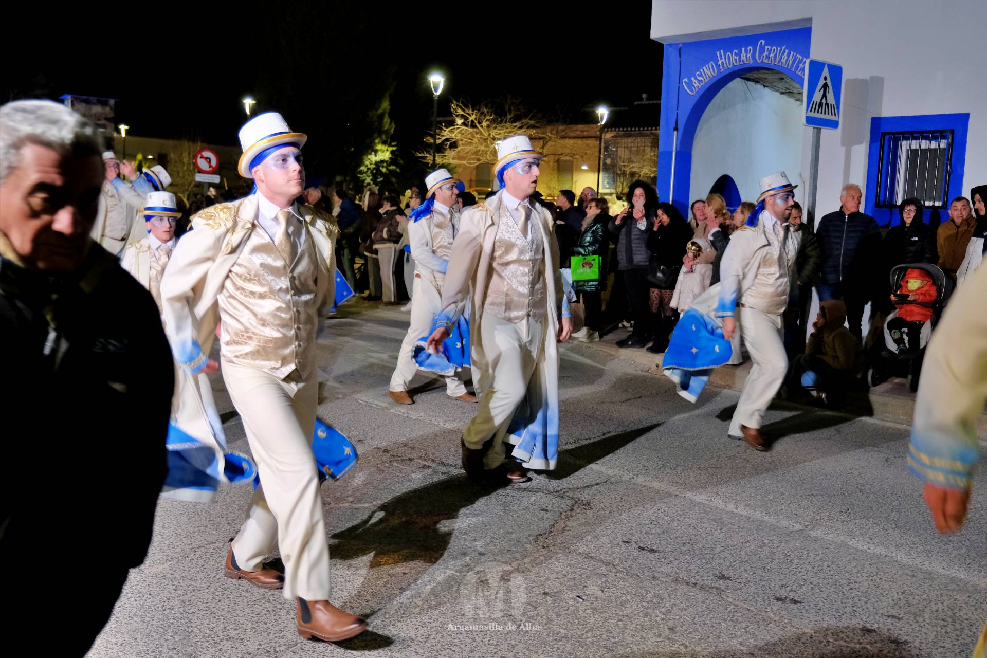 El Gran Desfile de Comparsas recorre Argamasilla de Alba con diez agrupaciones