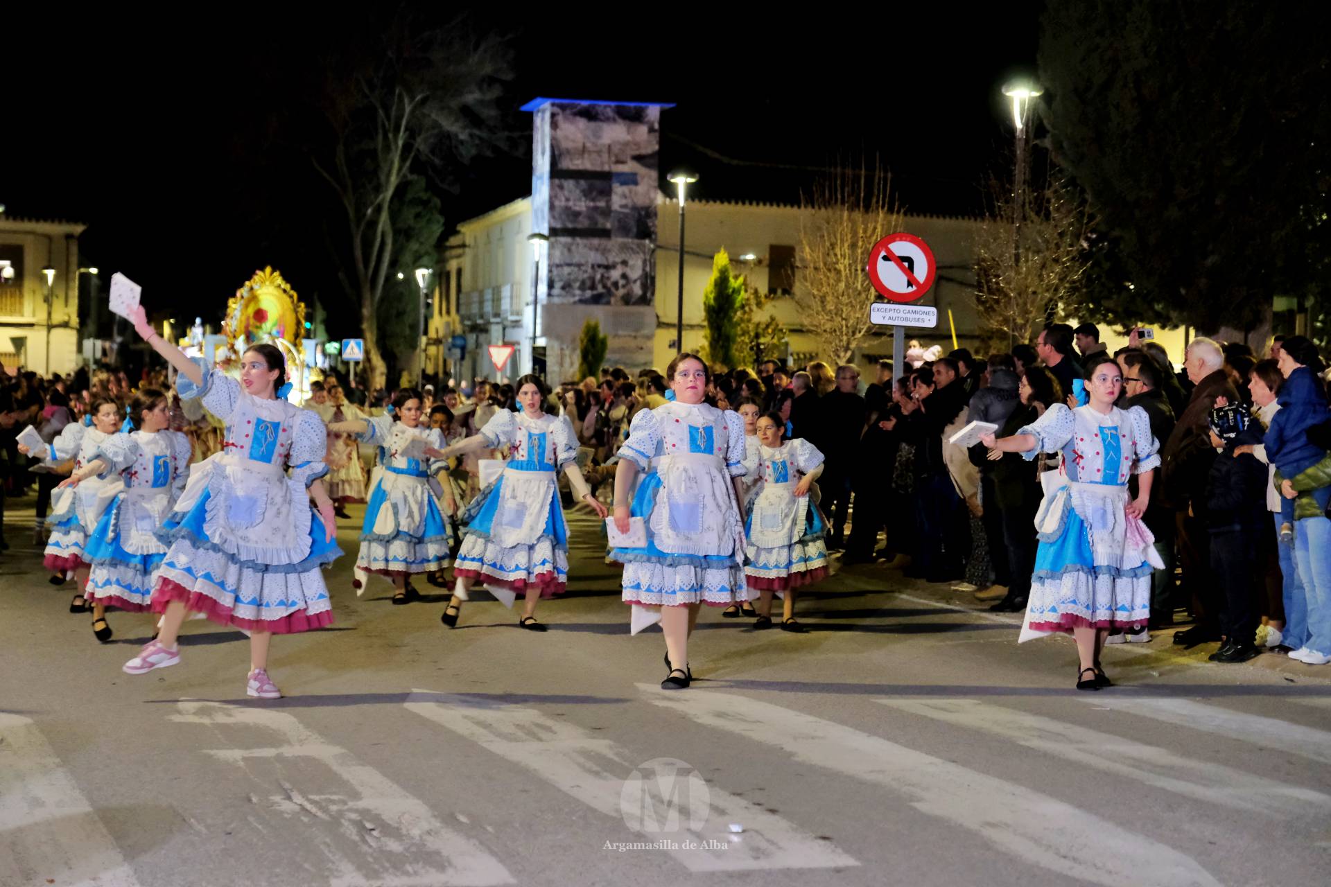 El Gran Desfile de Comparsas recorre Argamasilla de Alba con diez agrupaciones