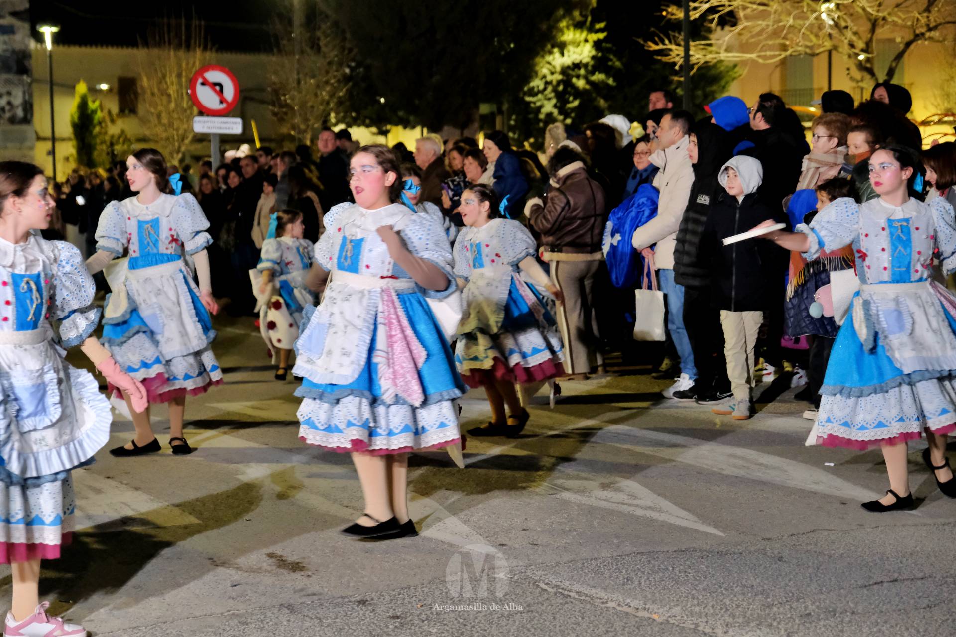 El Gran Desfile de Comparsas recorre Argamasilla de Alba con diez agrupaciones