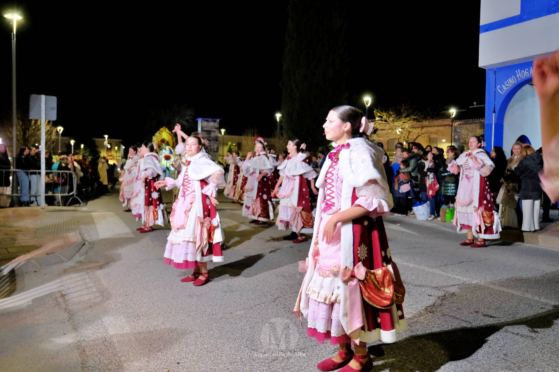 El Gran Desfile de Comparsas recorre Argamasilla de Alba con diez agrupaciones