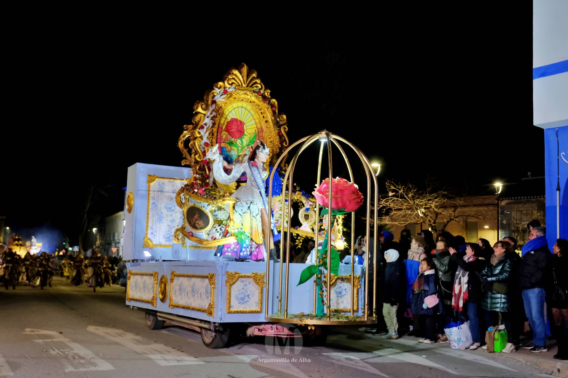 El Gran Desfile de Comparsas recorre Argamasilla de Alba con diez agrupaciones