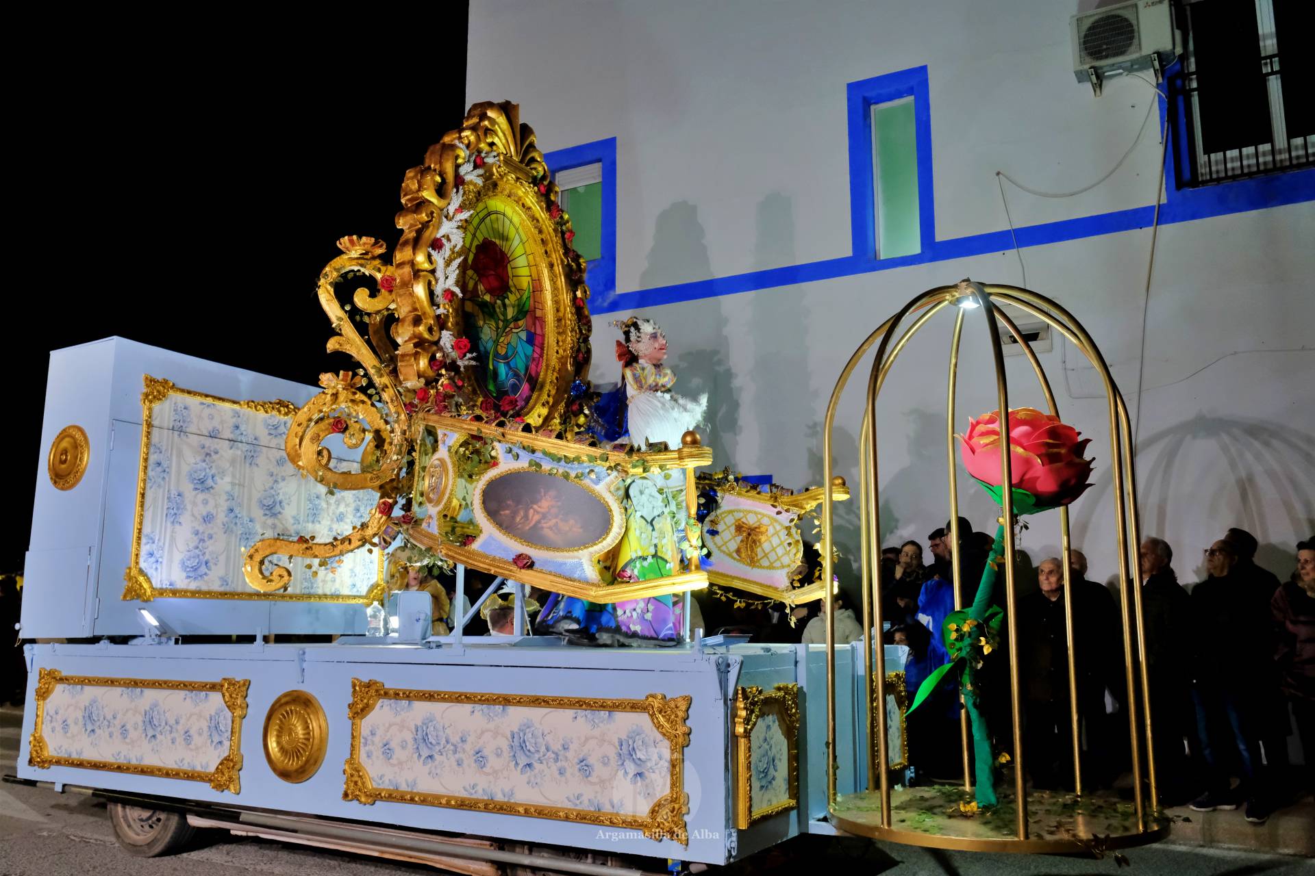 El Gran Desfile de Comparsas recorre Argamasilla de Alba con diez agrupaciones