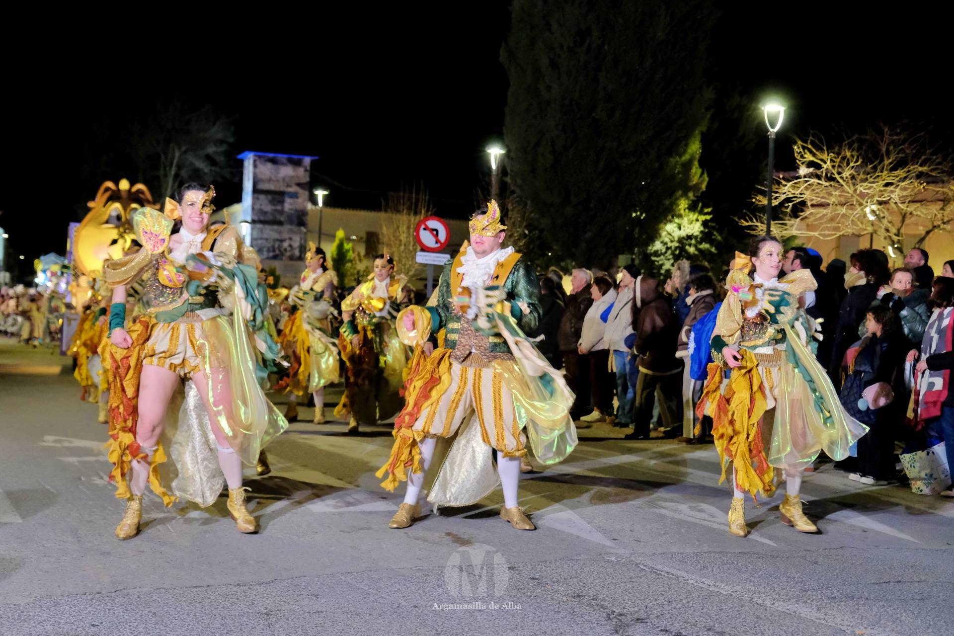 El Gran Desfile de Comparsas recorre Argamasilla de Alba con diez agrupaciones